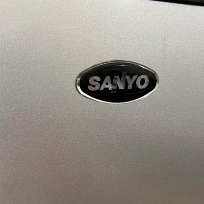 SANYO ~ 2009 Mini Fridge With Freezer