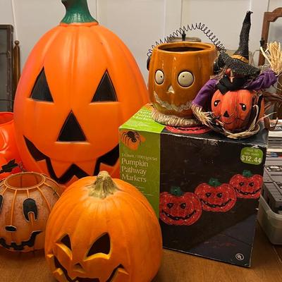 Halloween Pumpkins Decor Lot