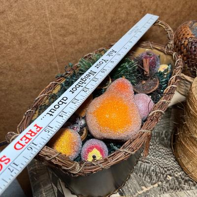 Assorment of crafting items