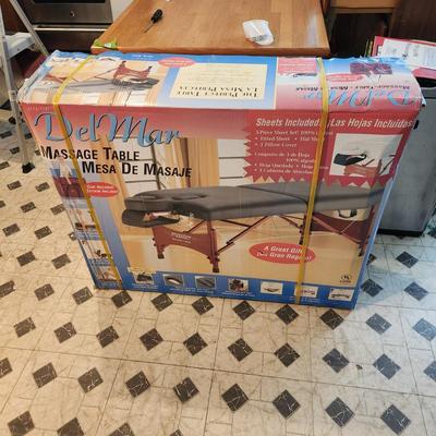 Del Mar Massage Table New in Box 525 lb. Working Weight 29x84
