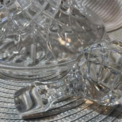 Vintage Mid-Century Leaded Glass Decanter 10.5" Tall with Matching Stopper in VG Preowned Condition.