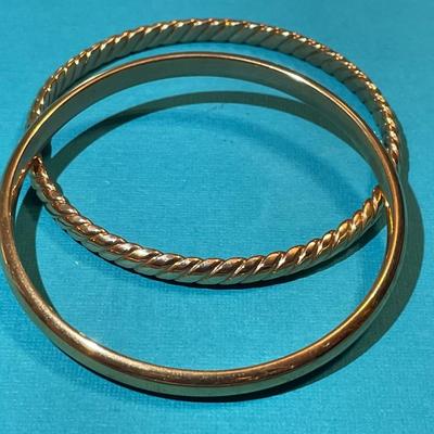 Vintage Bronze & Brass Bangle Bracelets in VG Preowned Condition as Pictured.