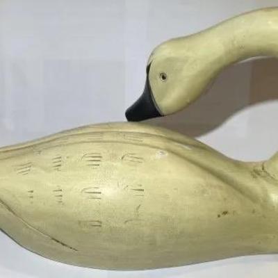 VINTAGE Large 17" White Swan/Goose Wooden Decoy Hand Carved 18" Long in Good Preowned Condition.