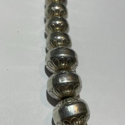 Vintage Estate Carolyn Pollack Southwest Sterling Silver Graduated 8.3-17mm 24" Necklace 77-Grams TW in Good Condition.