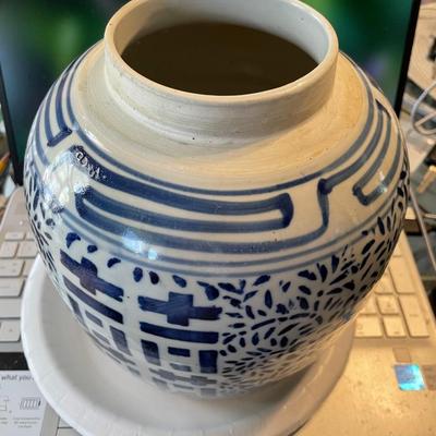 Antique Chinese Double Happiness Blue & White Ceramic Ginger Jar 9" Tall No Lid in VG Condition.