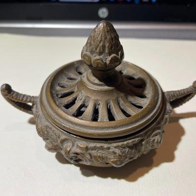 Antique Bronze/Brass Heavy Incense Burner 3.25" x 4.5" x 2.5" tall Preowned from an Estate as Pictured. No Base Markings.