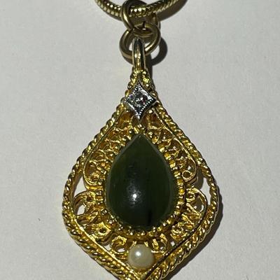 Vintage Trifari 18" Necklace & Fashion Pendant as Pictured.