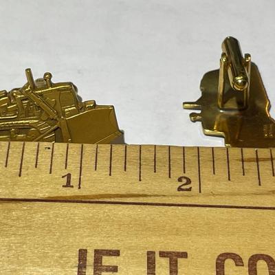 Vintage Leavens Pair of Cuff Links Gold Toned Bulldozers Preowned in Good Condition.