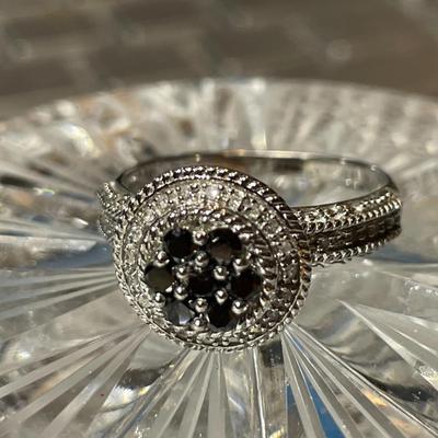New Never Worn Sterling Silver Blue Stone & Commercial Diamond Chip Ring Size-9 in Very Good Condition.