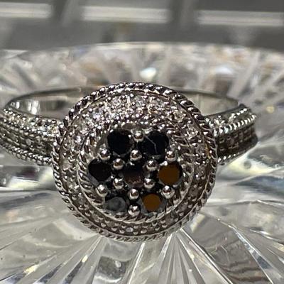 New Never Worn Sterling Silver Blue Stone & Commercial Diamond Chip Ring Size-9 in Very Good Condition.