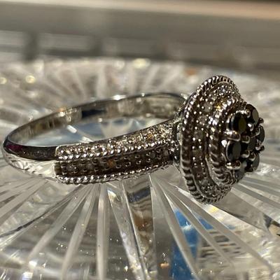 New Never Worn Sterling Silver Blue Stone & Commercial Diamond Chip Ring Size-9 in Very Good Condition.