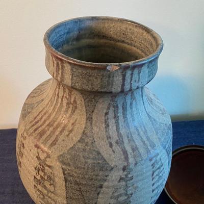 Ribbed Pottery