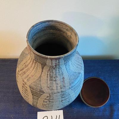 Ribbed Pottery