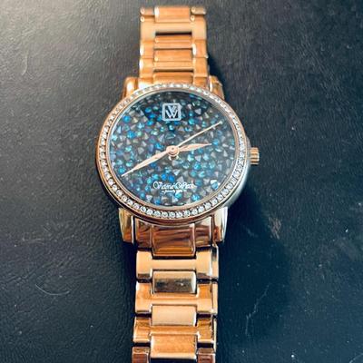 233 VICTORIA WIECK BEVERLY HILLS DESIGNER UNISEX WRISTWATCH BLUE PAVE CRYSTAL DIAL RUNS!