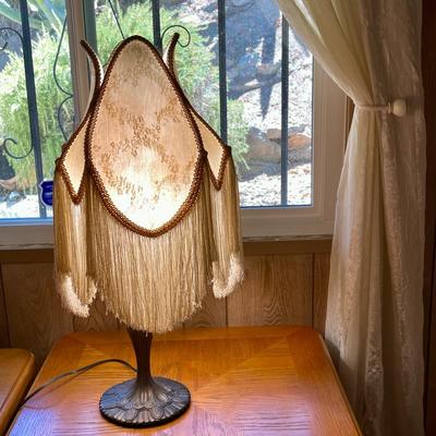 235 VICTORIAN STYLE TABLE LAMP FRINGED SHADE