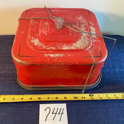 Vintage Cake Carrier