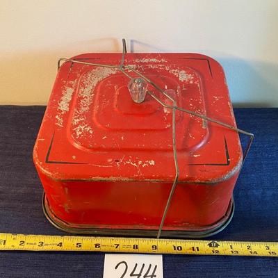 Vintage Cake Carrier