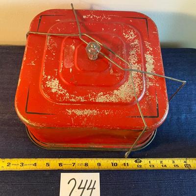 Vintage Cake Carrier