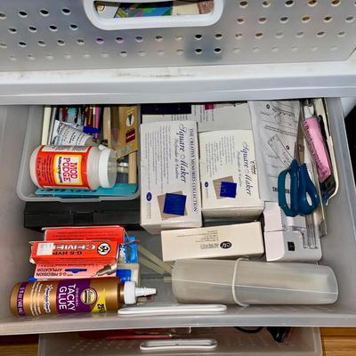 239 PLASTIC BINS & STAND CRAFTS STORAGE
