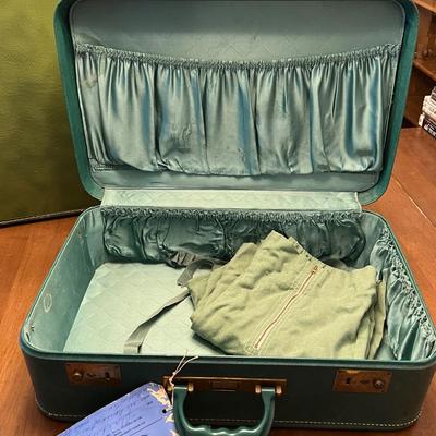 Vintage Hard Suitcases (green)