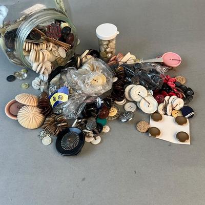 1204 Jar of Antique Buttons
