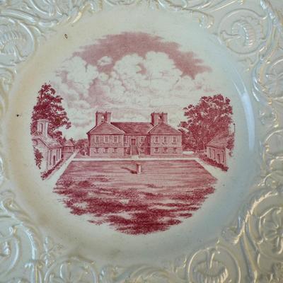 1419 Set of Wedgwood Mary Baldwin College Plates with Birthplace of Richard Henry Lee