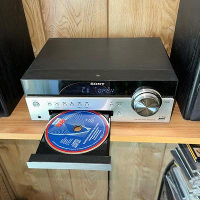 246 SONY CD PLAYER & RADIO WITH SPEAKERS REMOTE CMT-SBT100