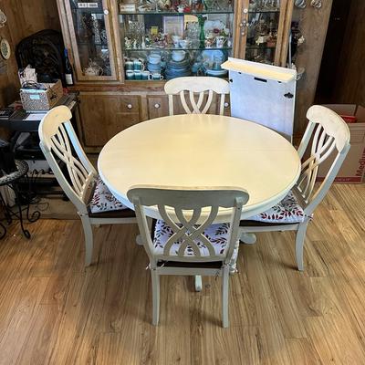 247 WOOD ROUND DINING TABLE + 4 CHAIRS + LEAF