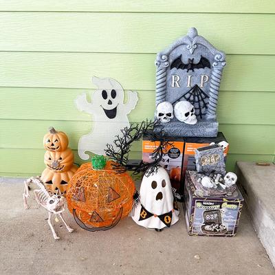 251 LOT ASSORTED HALLOWEEN DECORATOINS GHOST TOMBSTONE PUMPKINS