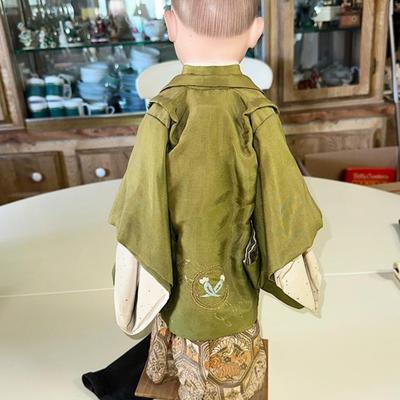 262 JAPANESE DOLL MAN TRADITIONAL CLOTHING WITH FAN 17" TALL