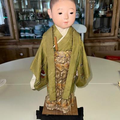 262 JAPANESE DOLL MAN TRADITIONAL CLOTHING WITH FAN 17" TALL