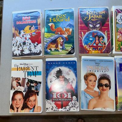 264 LOT 15 WALT DISNEY VHS VIDEOS ALADDIN BEAUTY BEAST 101