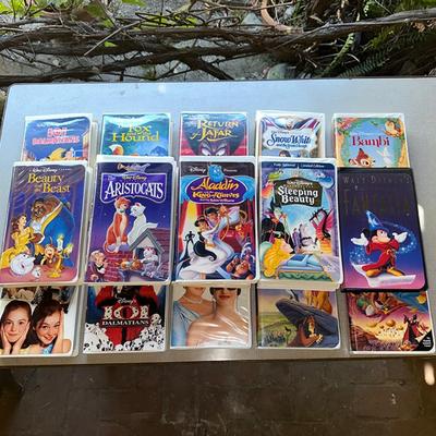 264 LOT 15 WALT DISNEY VHS VIDEOS ALADDIN BEAUTY BEAST 101