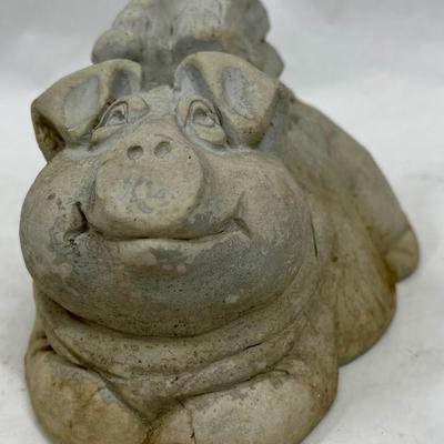 Resin Pig With Angel Wings Garden Art Statue