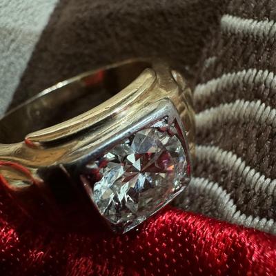 Diamond ring 2.93 center piece diamond Men’s size 10