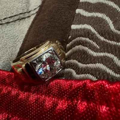 Diamond ring 2.93 center piece diamond Men’s size 10
