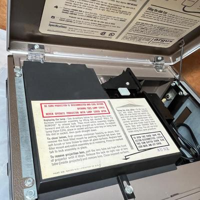 Slide projector