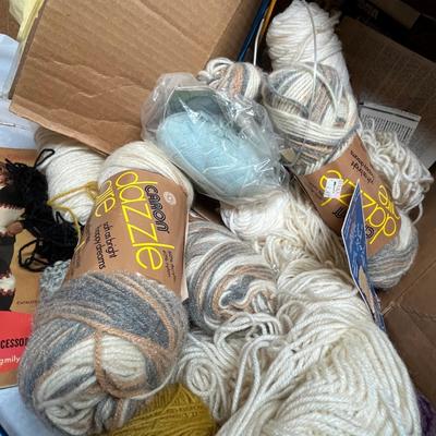 Box of knitting & yarn