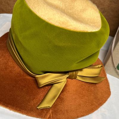 Ladies Hats w/ box