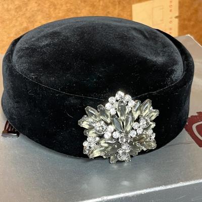 4 Black Hats w/ box