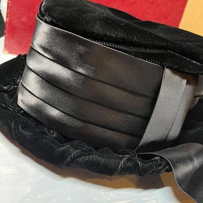 4 Black Hats w/ box