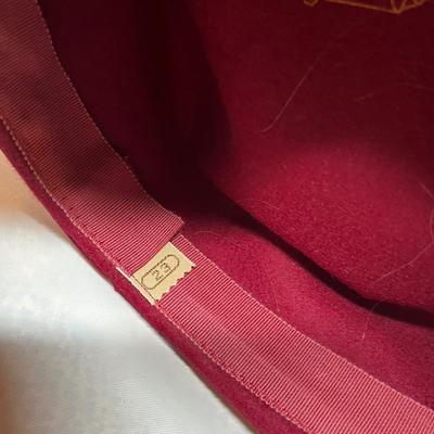 Lot of 3 women's hats