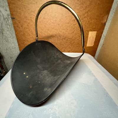 Fireplace basket