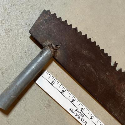Vintage 2 man saw