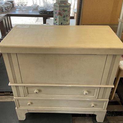 Lot# 020 Painters Shed by Broyhill, Chest on Drawers (very unique)