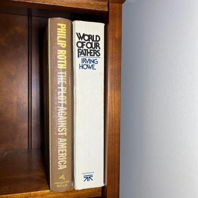 U.S & World History Books (D-RG)