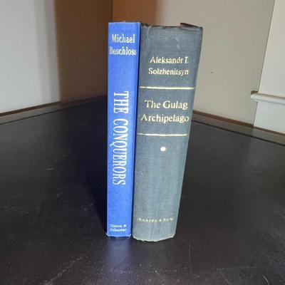 U.S & World History Books (D-RG)