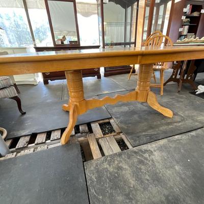 Lot# 025 Kuolin Furniture Vintage Wooden/Tile Top Table with Six Chairs