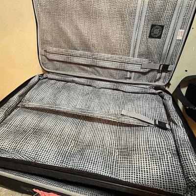 Rolling suit case