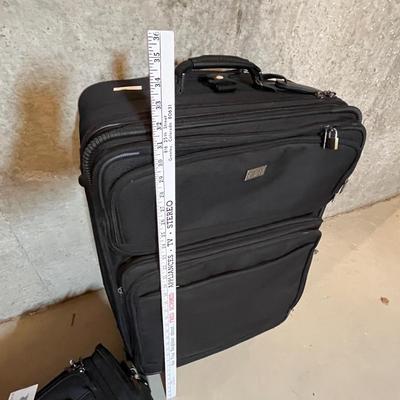 Rolling suit case